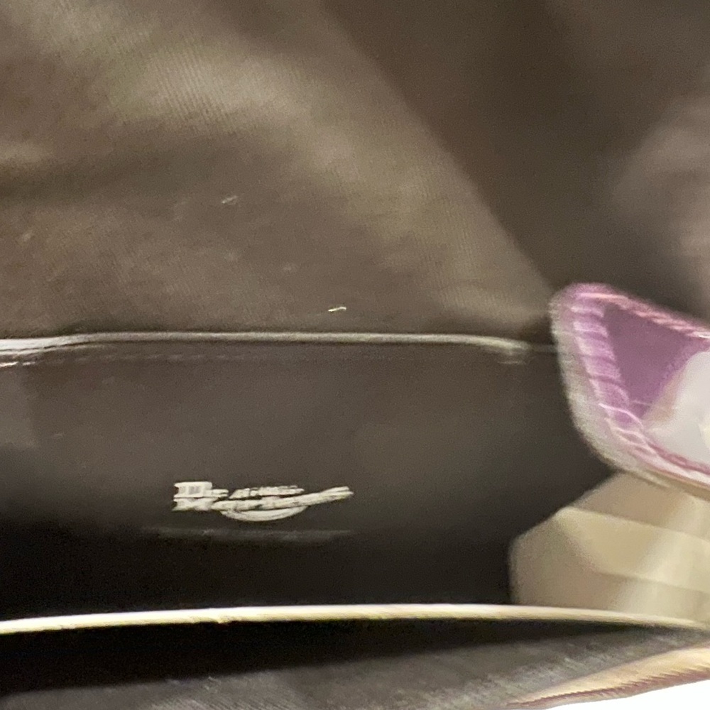 DR. MARTENS PATENT LEATHER CROSSBODY BAG
BLACKCURRANT - Picture 12 of 15